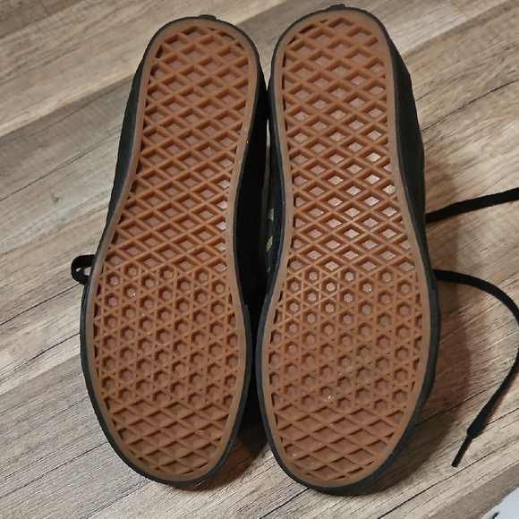 Vans Camo and Black High-Top Sneakers - Picture 6 of 6